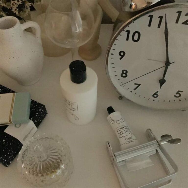 Toothpaste Squeezer For Solution Of Tube Wastage - Image 9