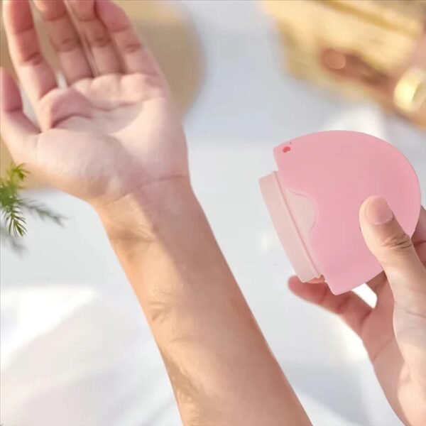 🔥Hot Sale🔥Silicone Roll-on Sponge Sunscreen Applicator - Image 5