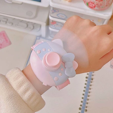 Adorable USB-Powered Mini Wrist Fan
