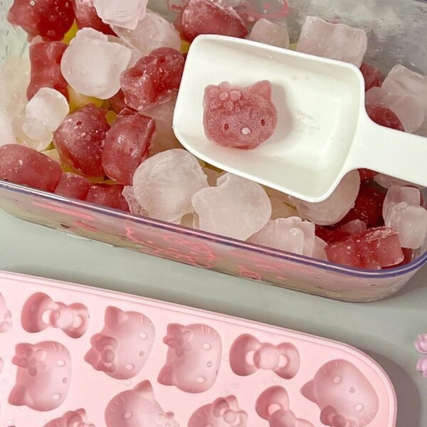 Press & Pop Hellokitty Ice Tray With Lid and Bin - Image 2