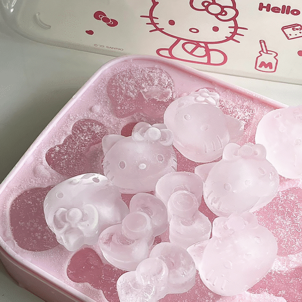 Press & Pop Hellokitty Ice Tray With Lid and Bin - Image 3