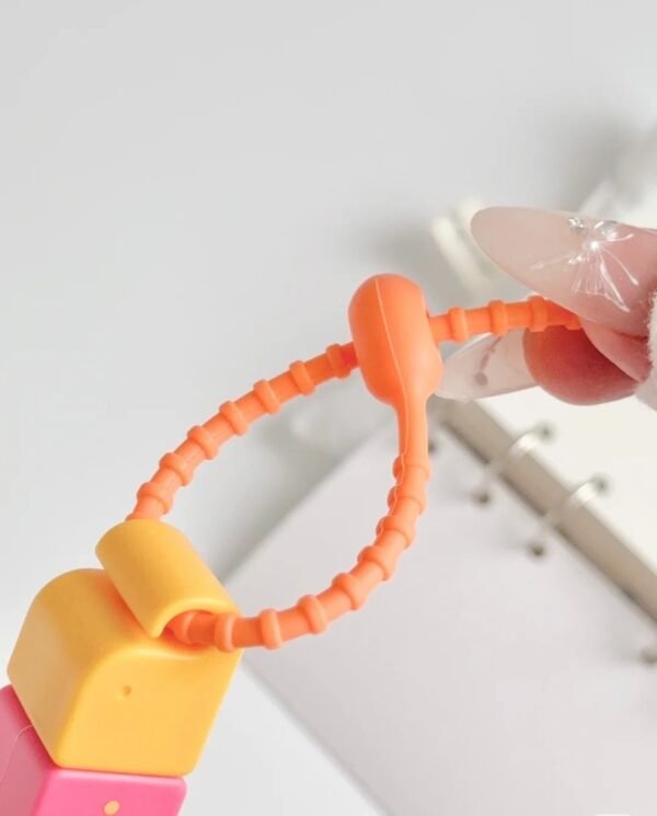 Instant Stain Remover Pen For Clothes & Fabrics - Image 4