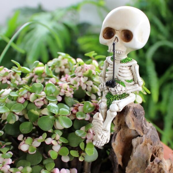 Fishing Skeleton Statue Halloween Garden Accessory - Image 3