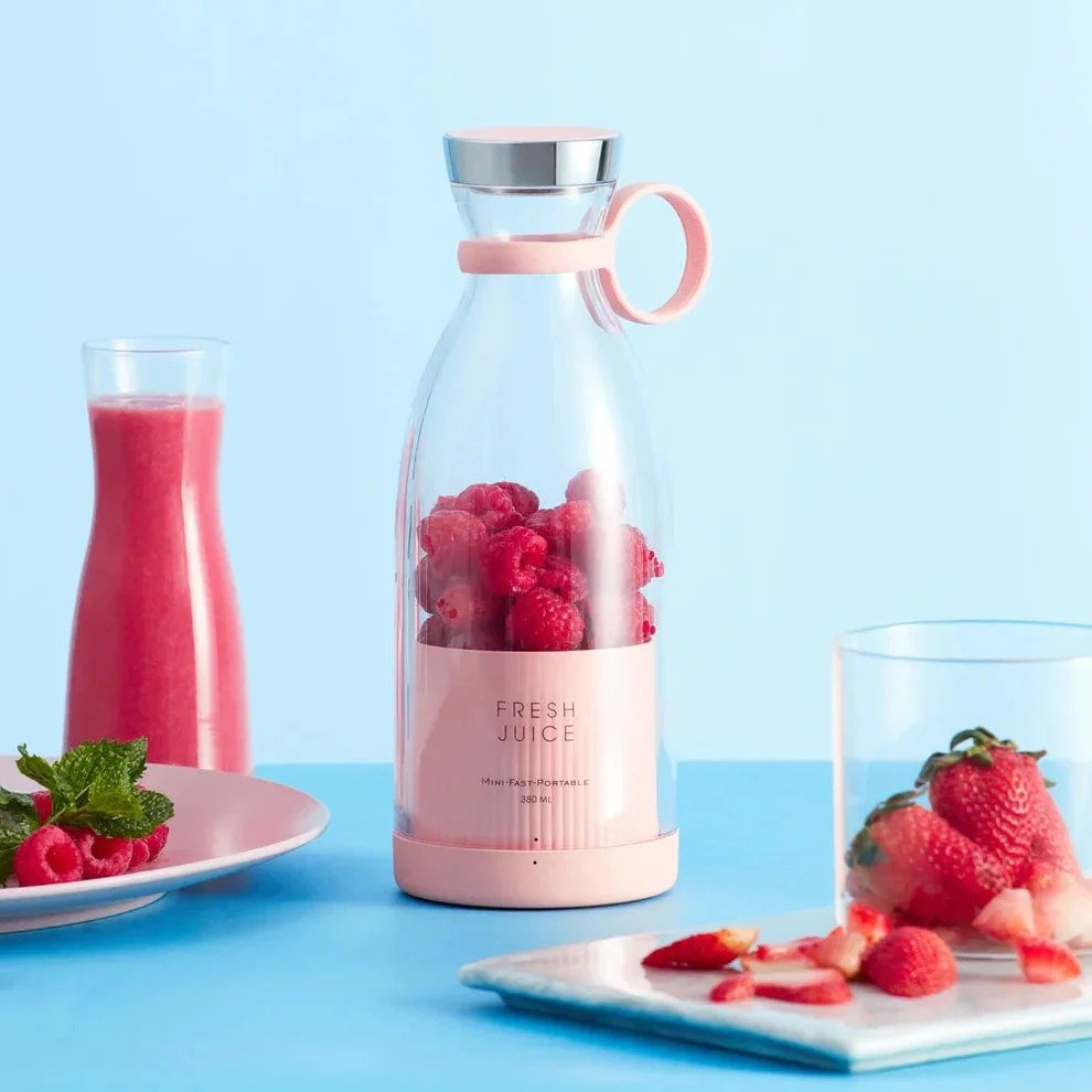 🍓✅ Portable Fresh Smoothie Mate Blender: No Cords, No Limits